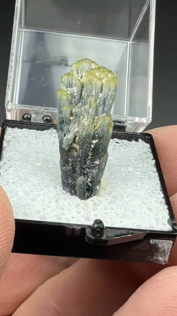 Elbaite - image 2