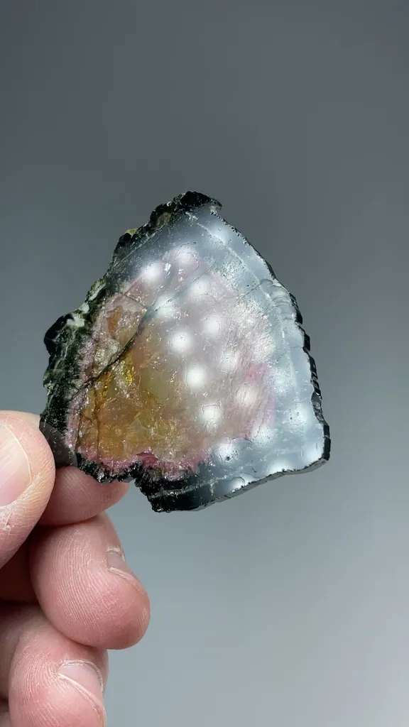 Elbaite (Ca-rich) - image 2