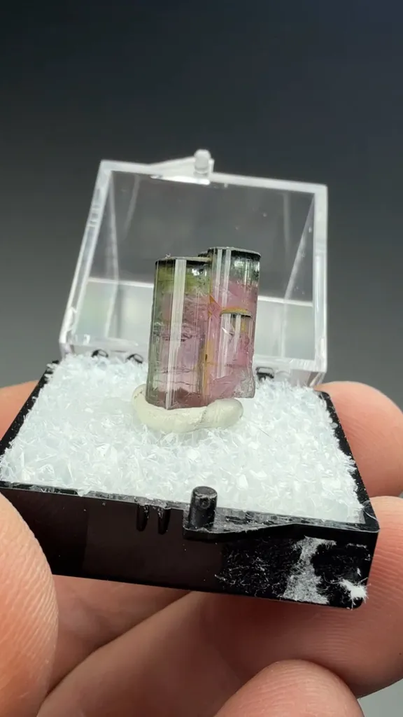 Elbaite - image 2