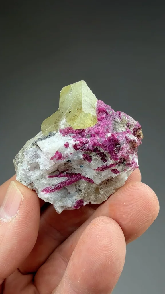 Elbaite from Antsahanana quarry - image 2