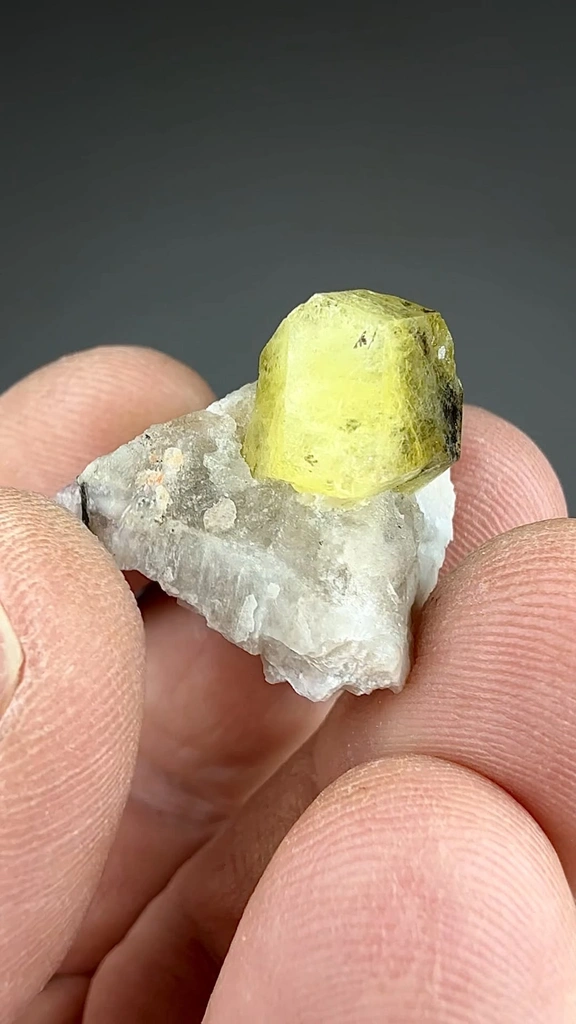 Elbaite from Antsahanana quarry - image 2