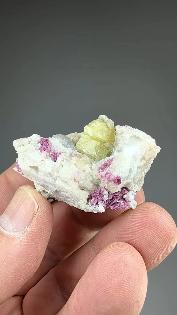 Elbaite from Antsahanana quarry - image 2