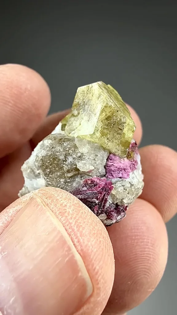 Elbaite from Antsahanana quarry - image 2
