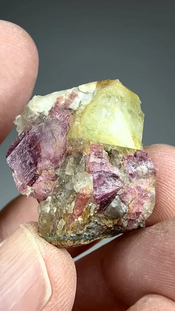 Elbaite from Antsahanana quarry - image 2