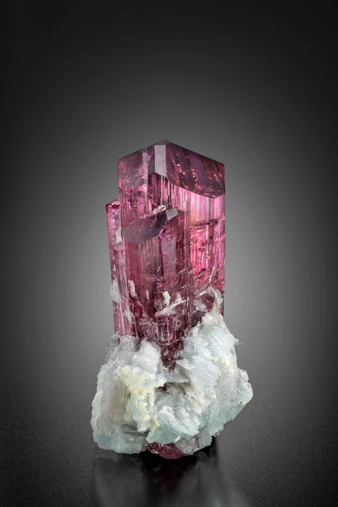 Elbaite from Sosedka pegmatite vein, Malkhan pegmatite field, Zabaykalsky Krai, Russia - image 3