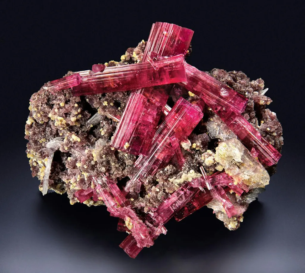 Elbaite, Lepidolite, Cleavelandite image