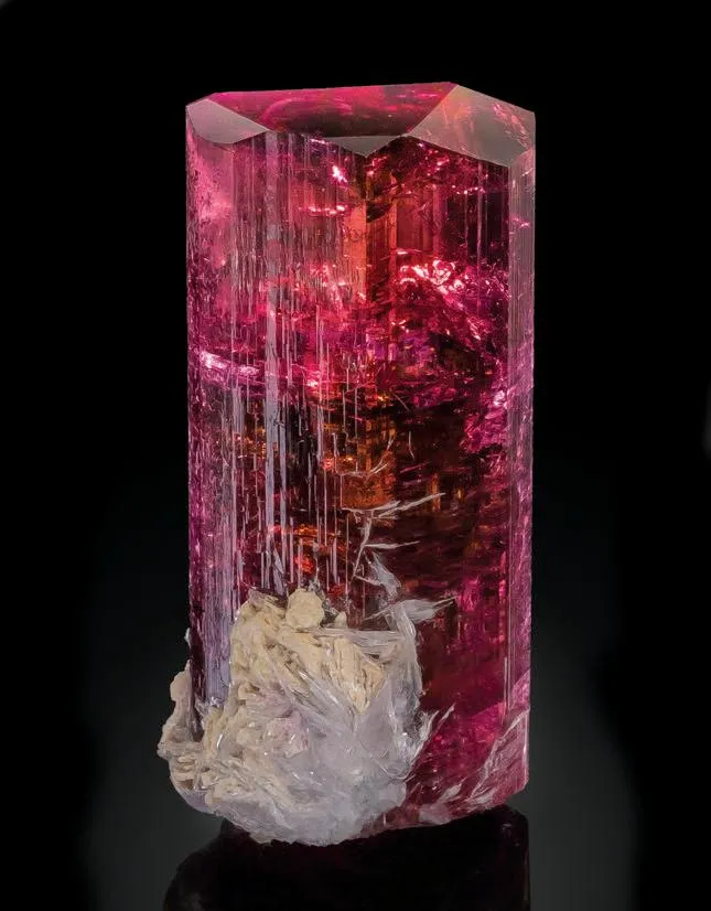 Elbaite, Muscovite image