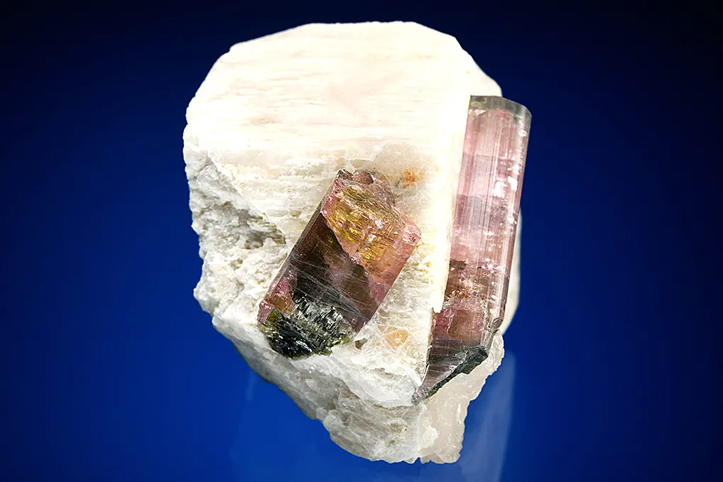 Elbaite on Microcline (Manebach twin) - image 2