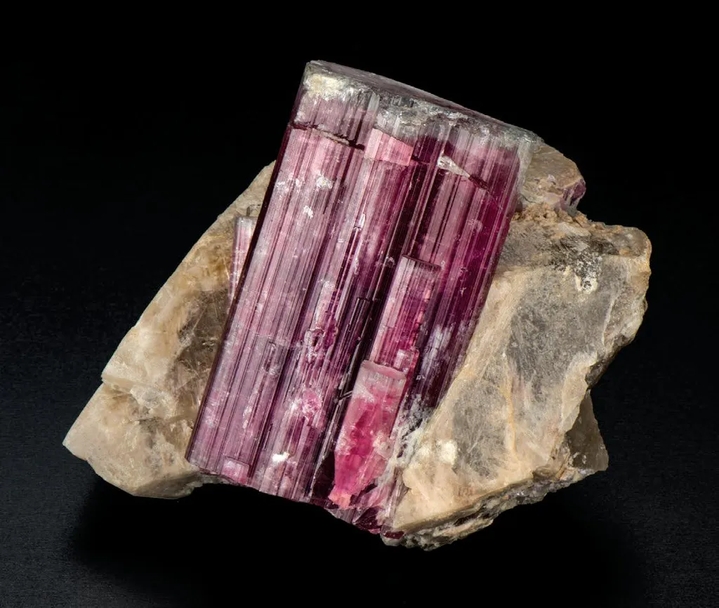 Elbaite, Quartz image