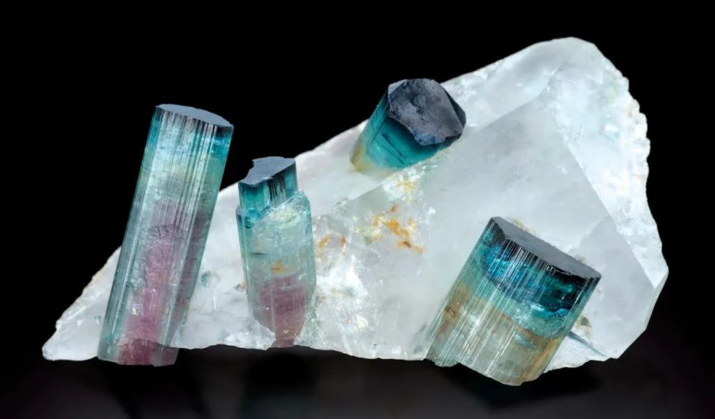Elbaite, Quartz image