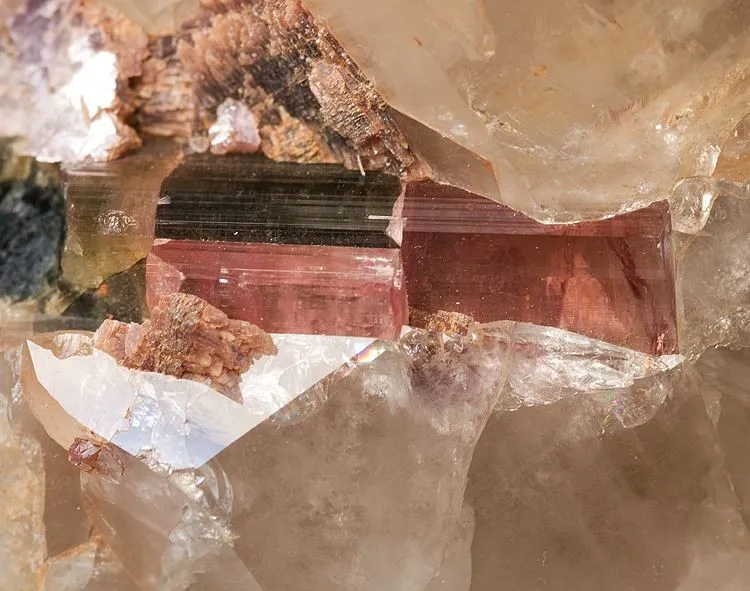 Elbaite, Quartz - image 2