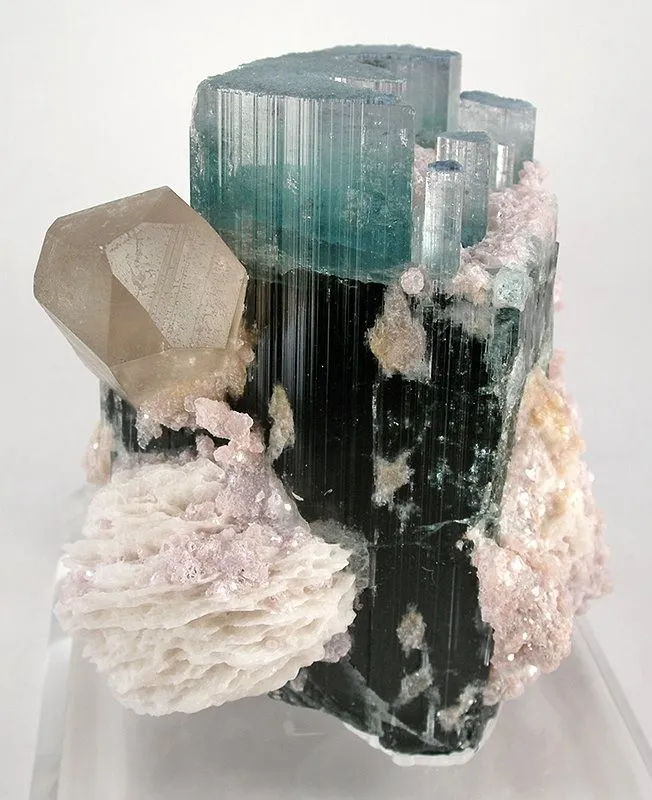 Elbaite, Quartz, Albite (Var: Cleavelandite) image