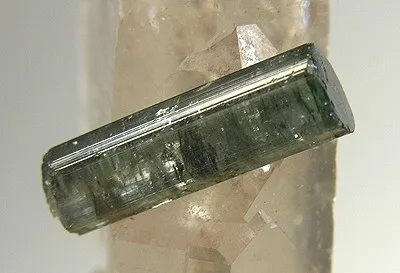 Elbaite, Quartz - image 2