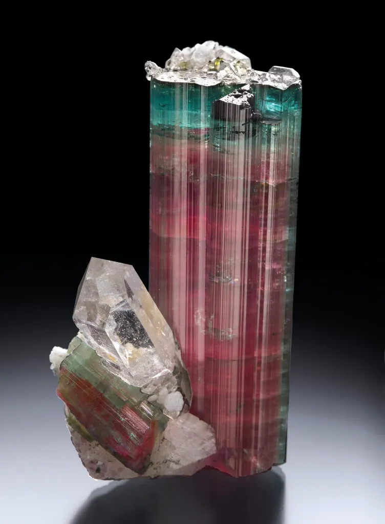Elbaite, Quartz image