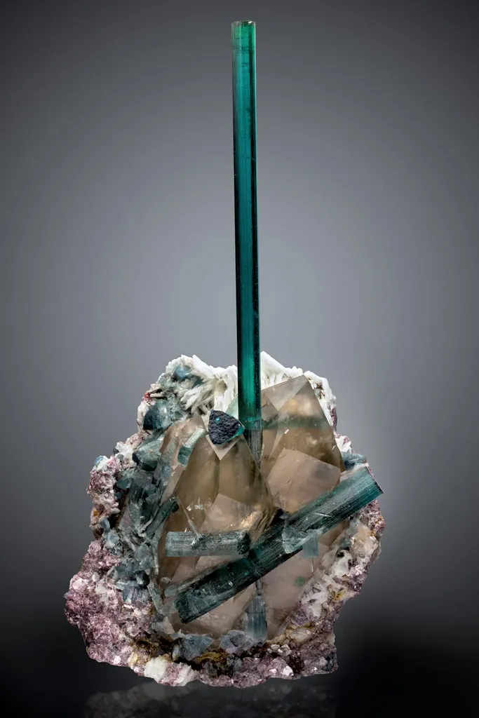 Elbaite, Quartz, Lepidolite image
