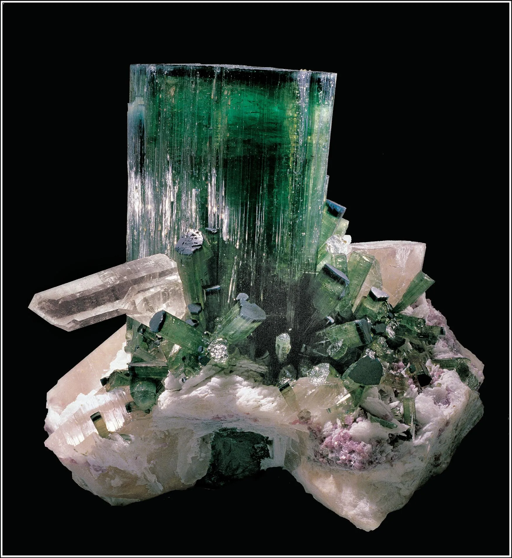 Elbaite (variety verdelite), Quartz, Lepidolite, Albite - image 1