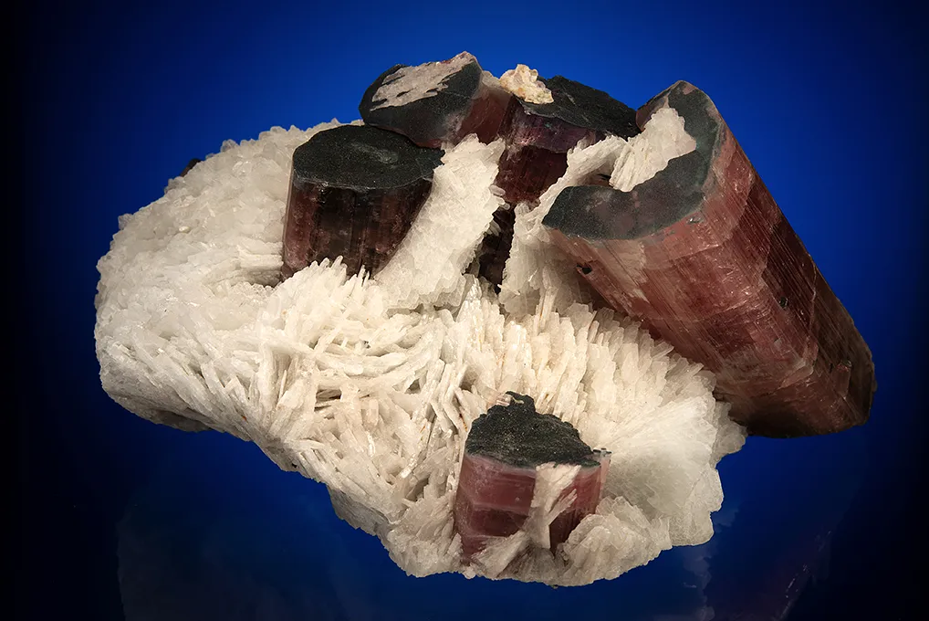 Elbaite with Albite var. Cleavelandite - image 2