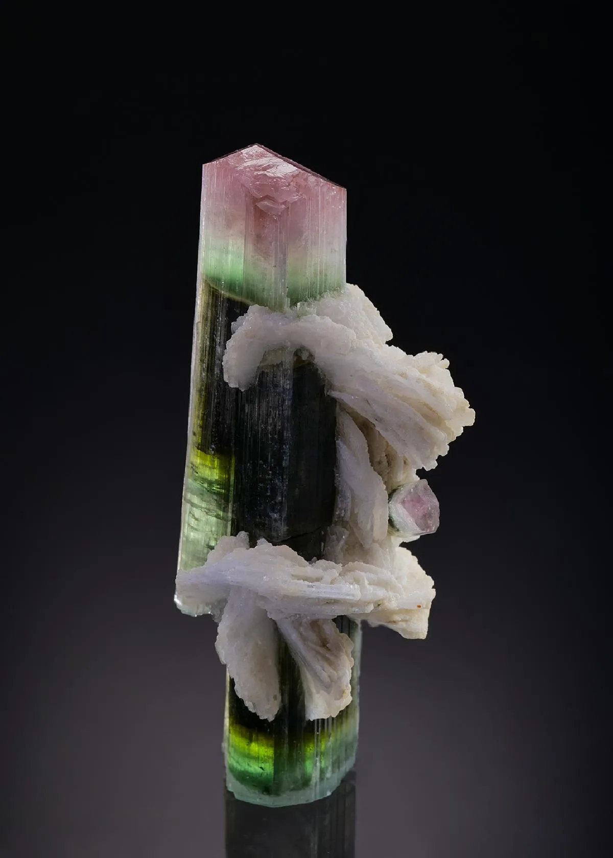Elbaite with Cleavelandite - image 1