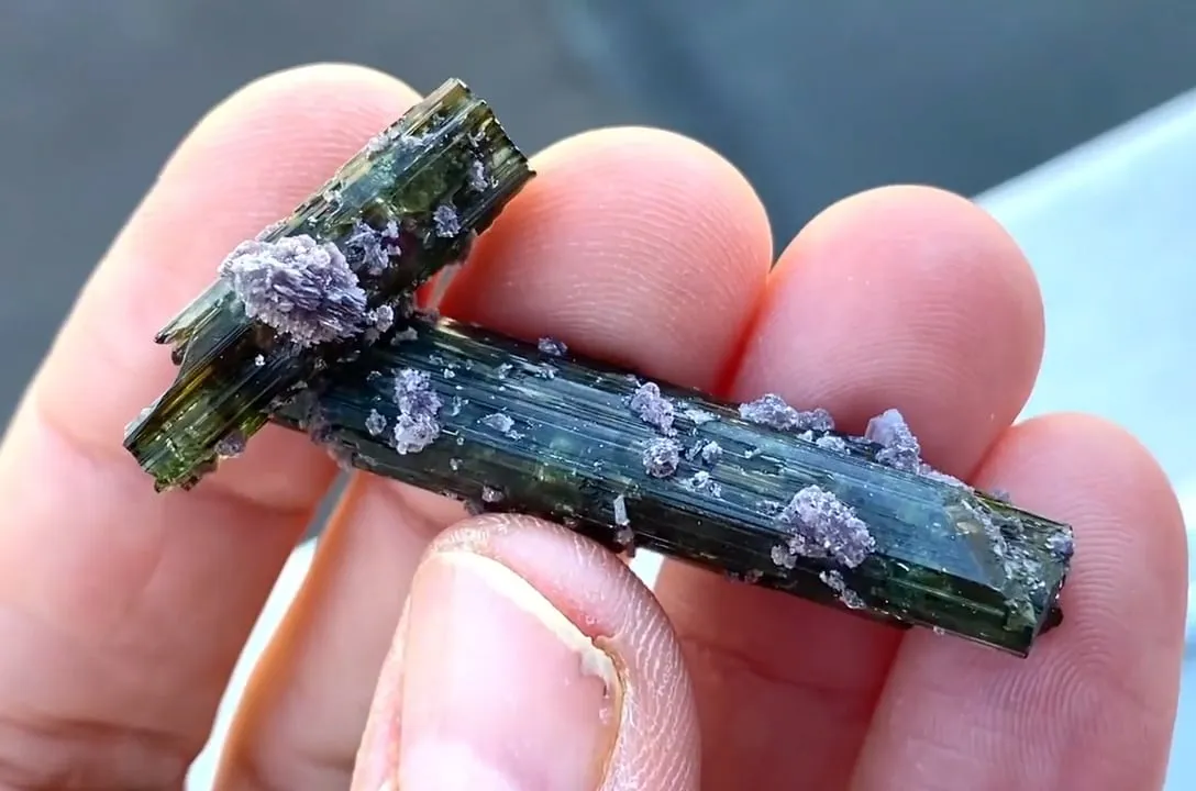 Elbaite with Lepidolite and Albite - image 7