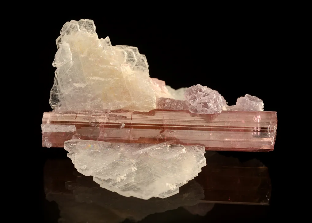 Elbaite with Lepidolite and Albite - image 7