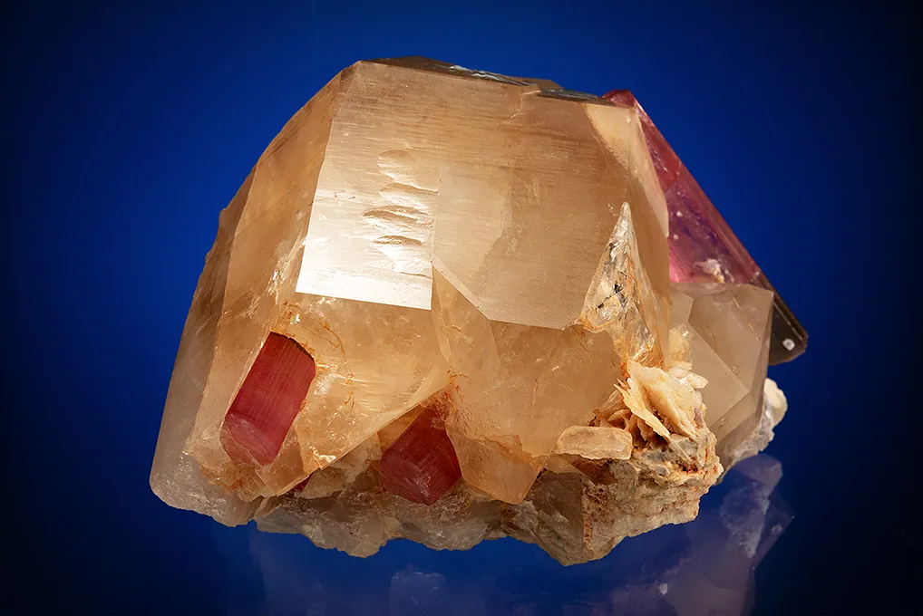 Elbaite with Lepidolite and Albite - image 3