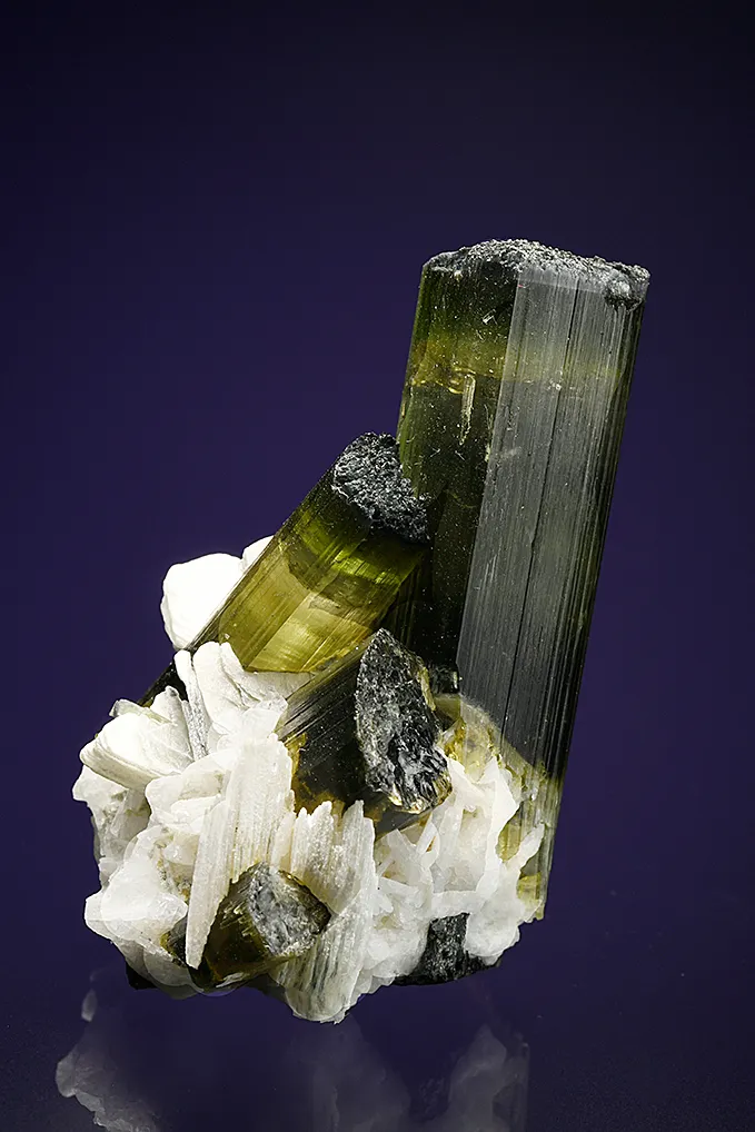 Elbaite with Mica and Albite var. Cleavelandite - image 3