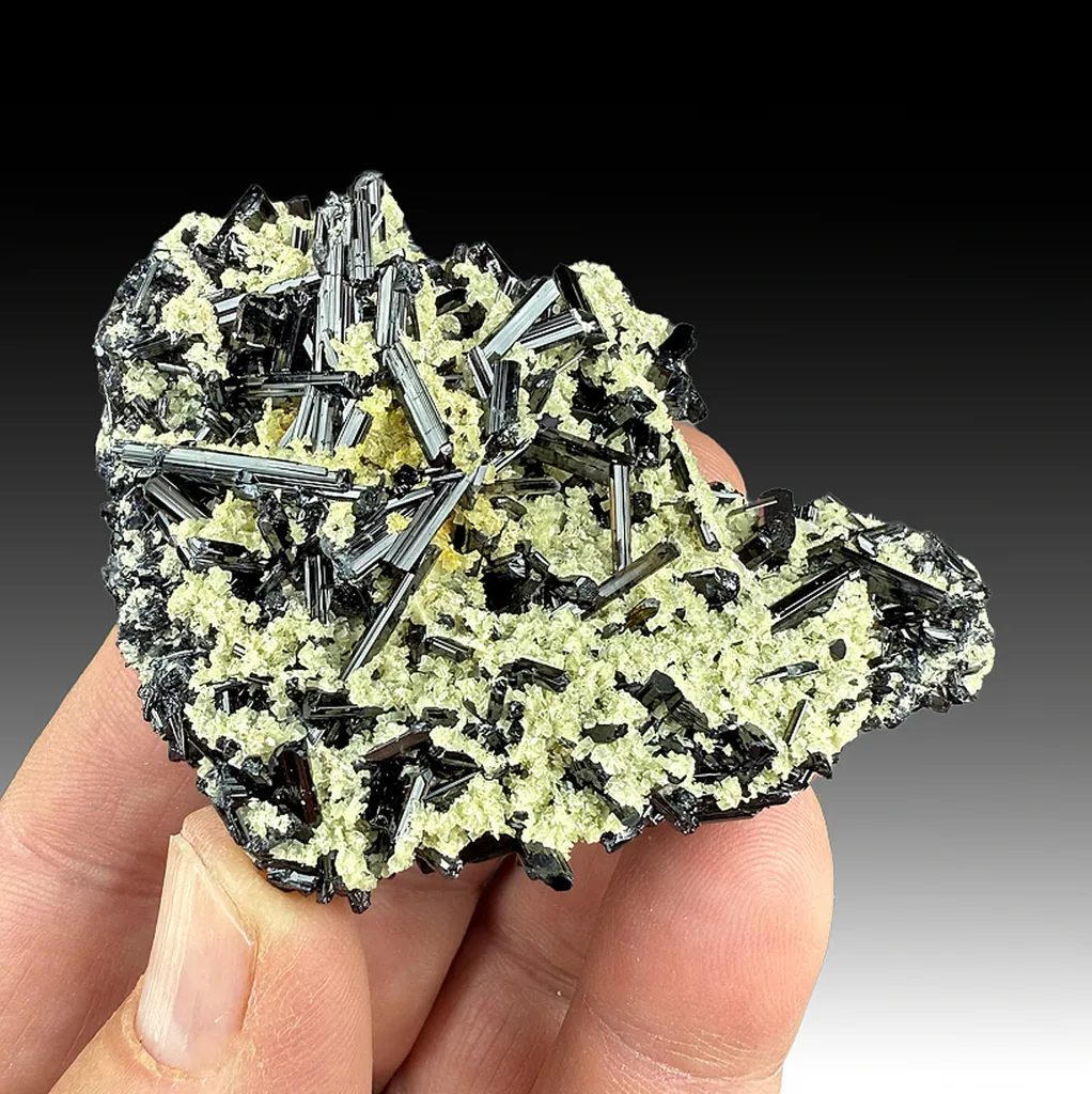 Elbaite with Muscovite image