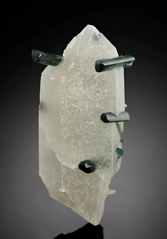 ELBAITEwith Quartz image