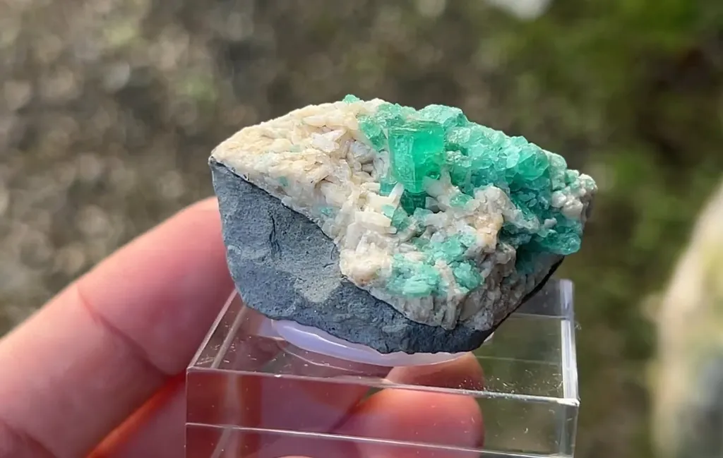 Emerald - image 4