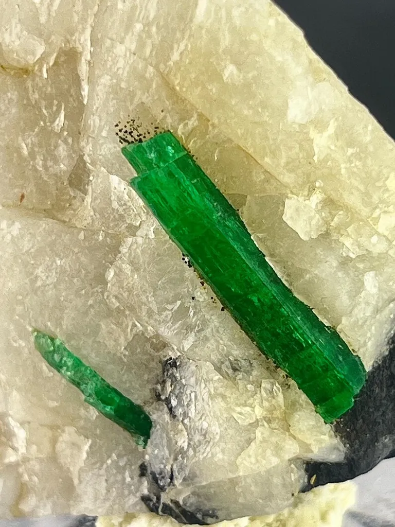 Emerald - image 3