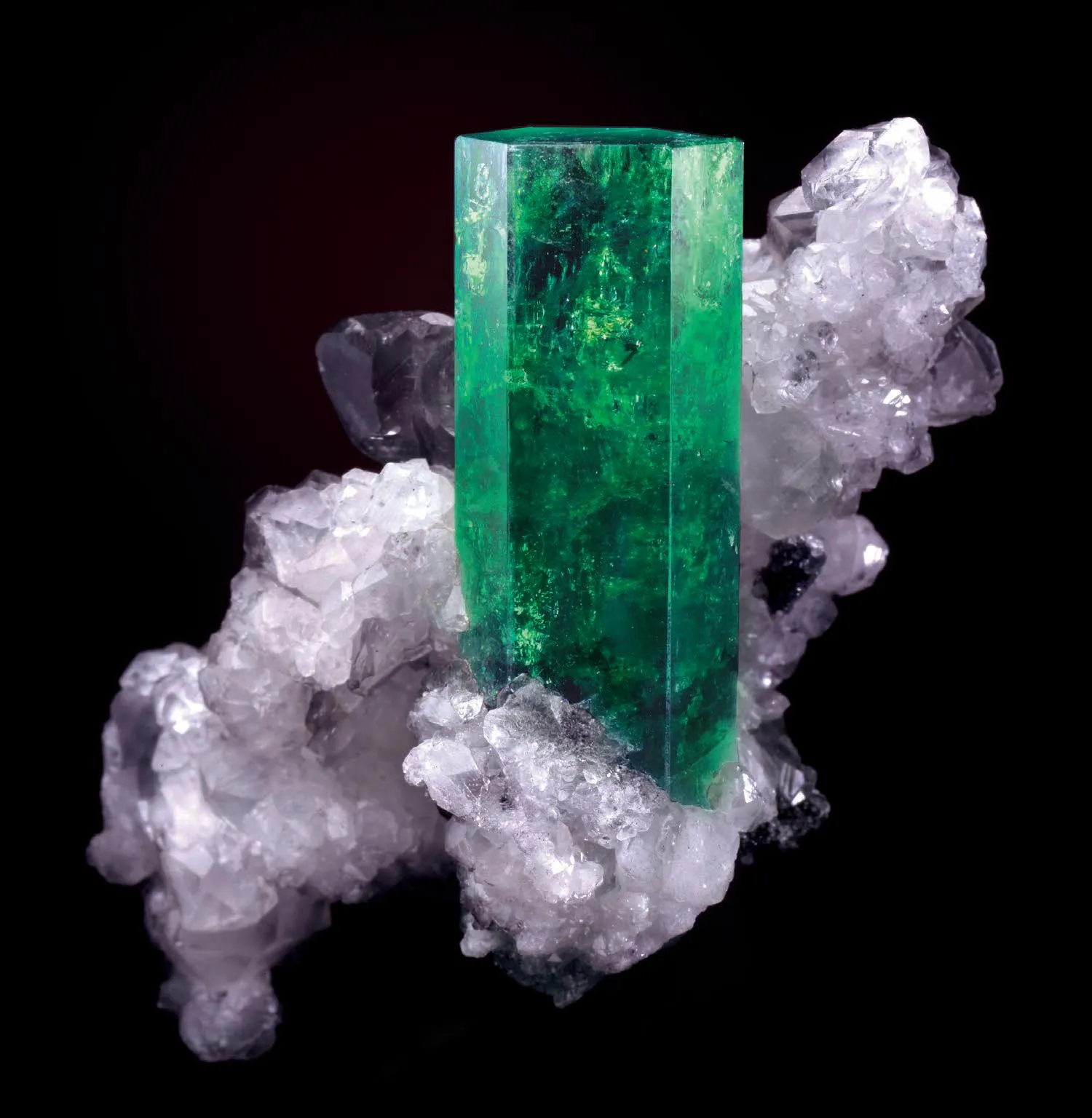 Emerald, Calcite - image 1