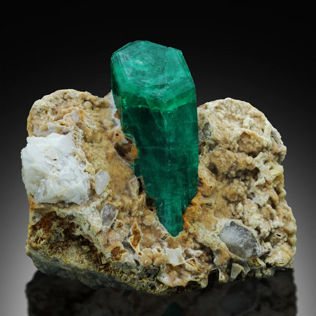 Emerald from Daftar Township, Tashiku‘ergan County., Kashi Prefecture, Xinjiang, China image