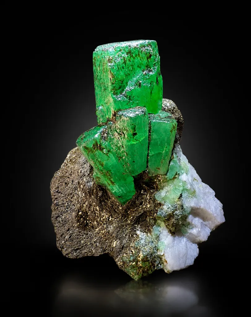 Emerald from Pakistan image
