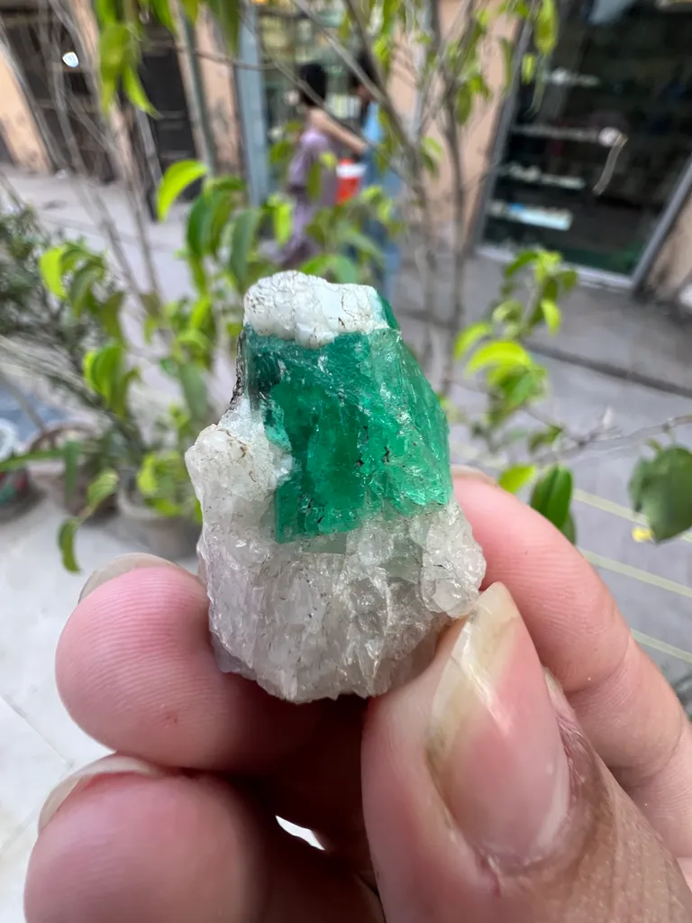 Emerald from Pakistan, Khyber Pakhtunkhwa Province, Garam Chashma - image 5