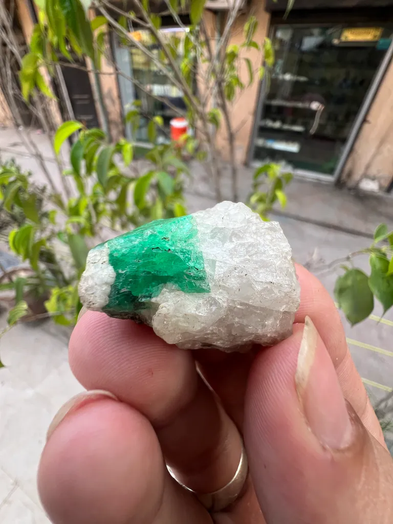 Emerald from Pakistan, Khyber Pakhtunkhwa Province, Garam Chashma - image 9