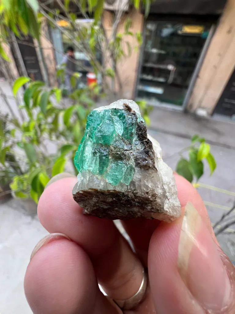 Emerald from Pakistan, Khyber Pakhtunkhwa Province, Garam Chashma - image 7