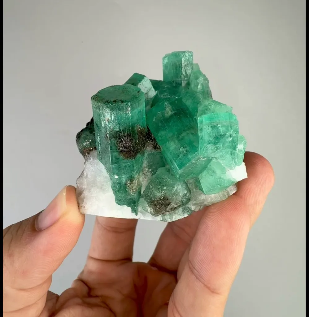 Emerald from Pakistan, Khyber Pakhtunkhwa Province, Garam Chashma - image 2