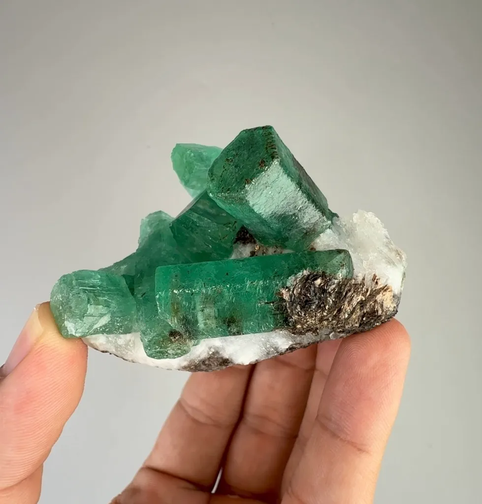 Emerald from Pakistan, Khyber Pakhtunkhwa Province, Garam Chashma - image 3
