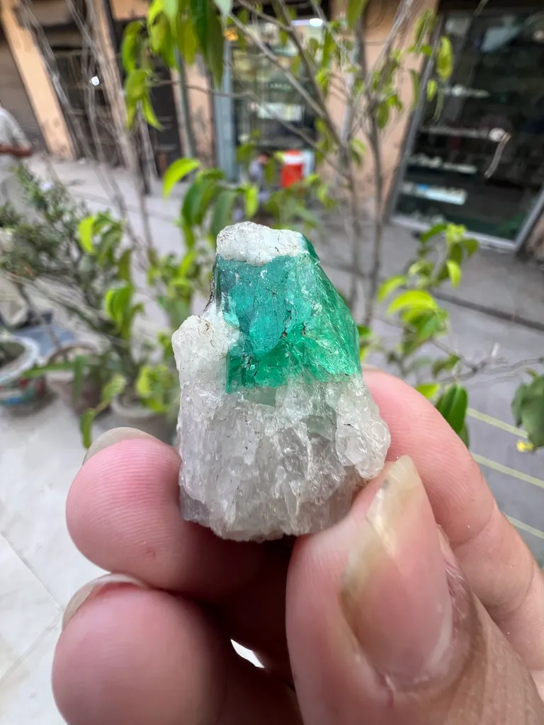 Emerald from Pakistan, Khyber Pakhtunkhwa Province, Garam Chashma - image 3