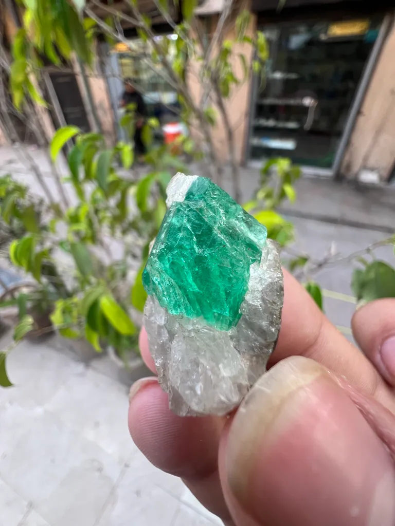 Emerald from Pakistan, Khyber Pakhtunkhwa Province, Garam Chashma - image 4
