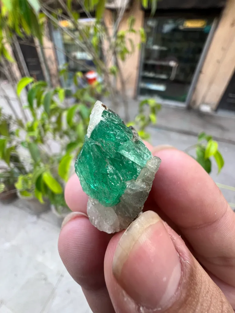 Emerald from Pakistan, Khyber Pakhtunkhwa Province, Garam Chashma - image 6