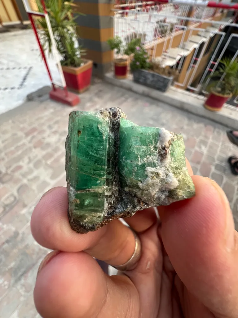 Emerald from Pakistan, Khyber Pakhtunkhwa Province, Garam Chashma - image 2