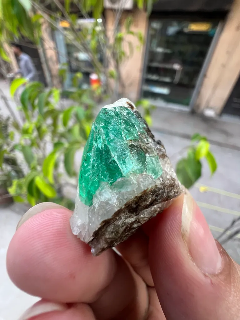 Emerald from Pakistan, Khyber Pakhtunkhwa Province, Garam Chashma - image 8