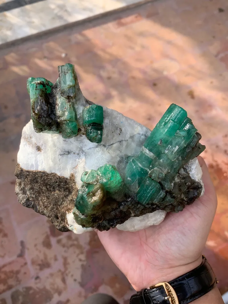 Emerald from Pakistan, Khyber Pakhtunkhwa Province, Garam Chashma , Chitral - image 2