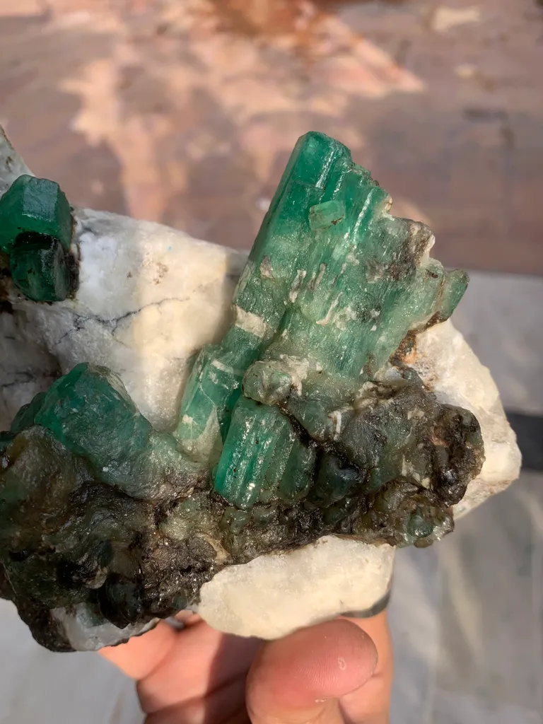 Emerald from Pakistan, Khyber Pakhtunkhwa Province, Garam Chashma , Chitral - image 5