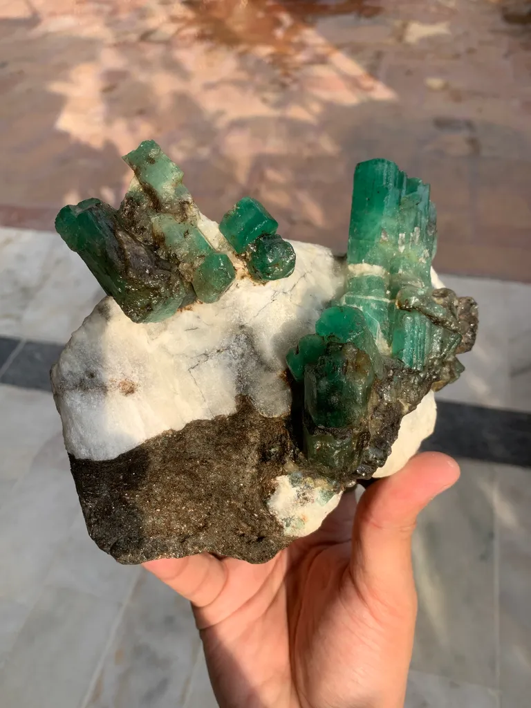 Emerald from Pakistan, Khyber Pakhtunkhwa Province, Garam Chashma , Chitral - image 4