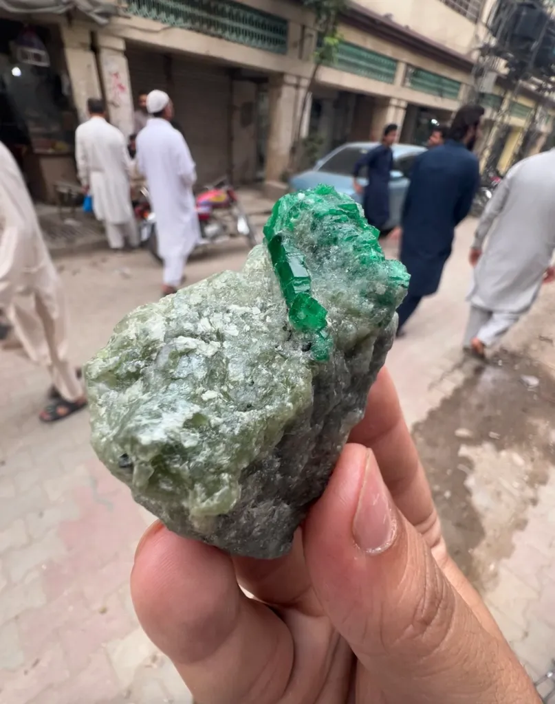 Emerald from Pakistan, Khyber Pakhtunkhwa Province, Swat District - image 2