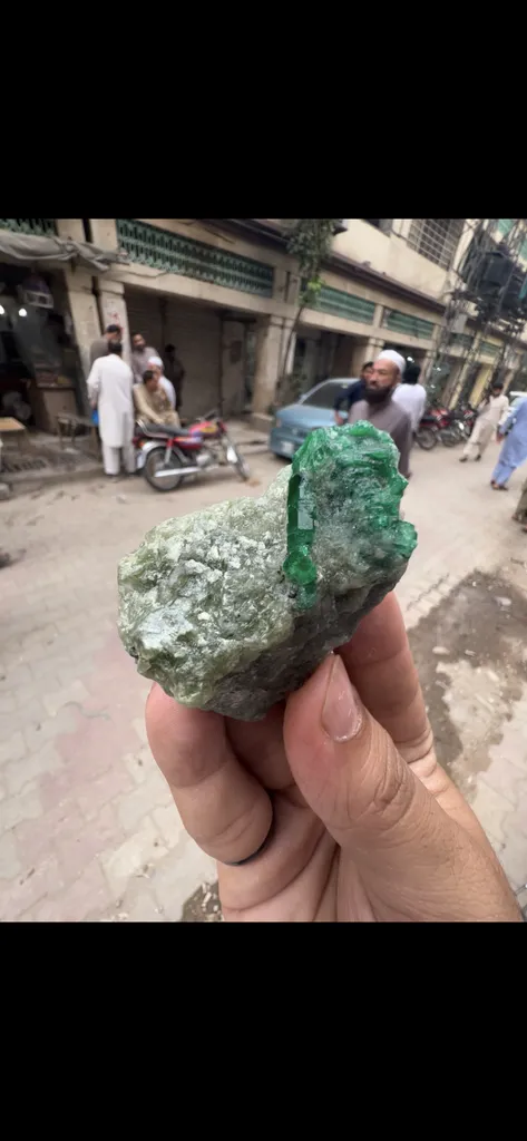 Emerald from Pakistan, Khyber Pakhtunkhwa Province, Swat District - image 7