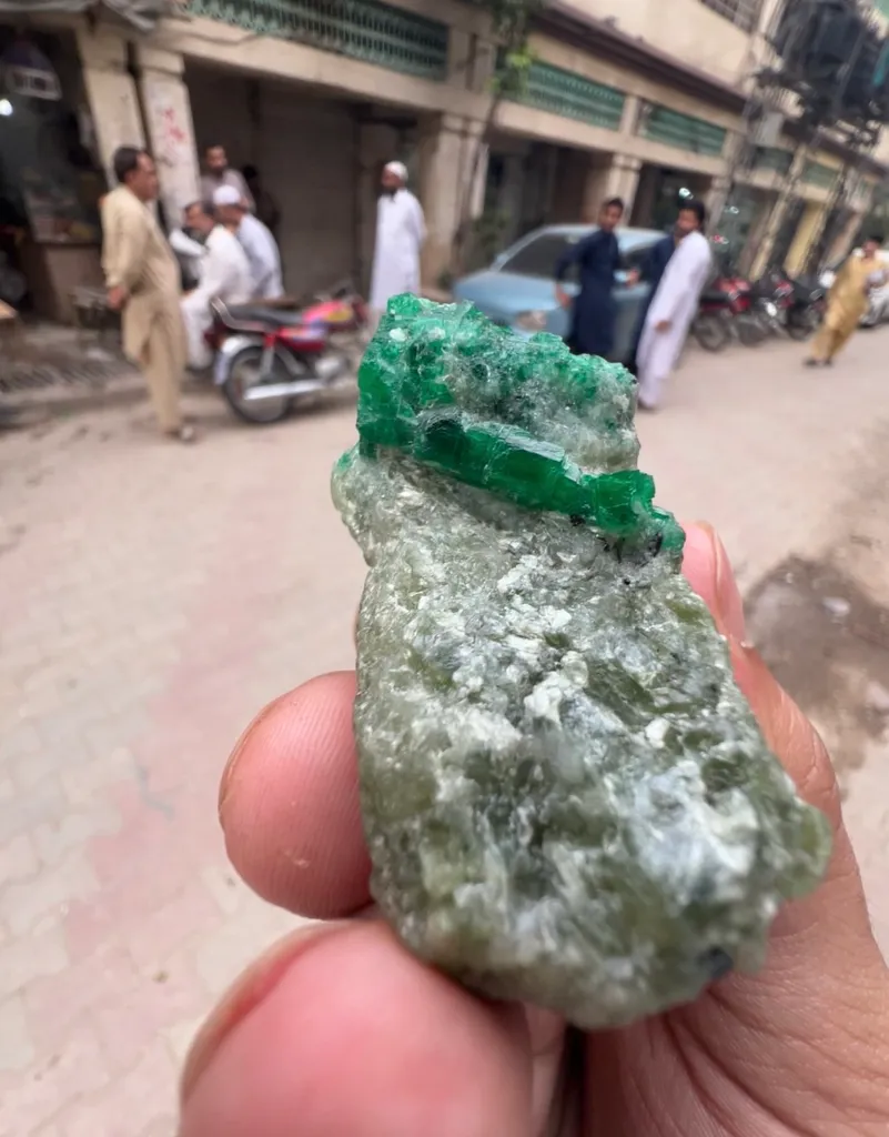 Emerald from Pakistan, Khyber Pakhtunkhwa Province, Swat District - image 5