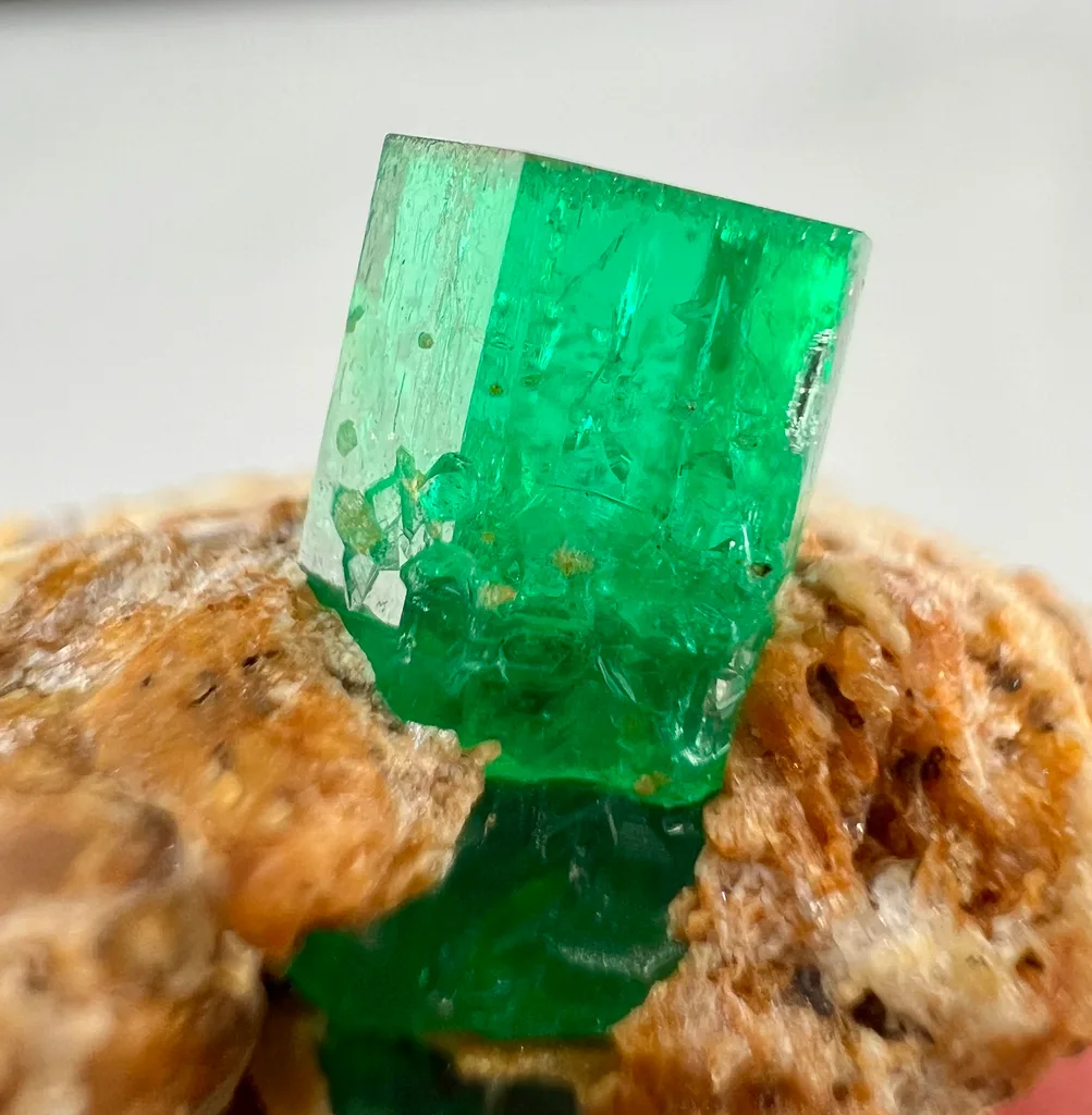Emerald from Panjshir, Afghanistan - image 6